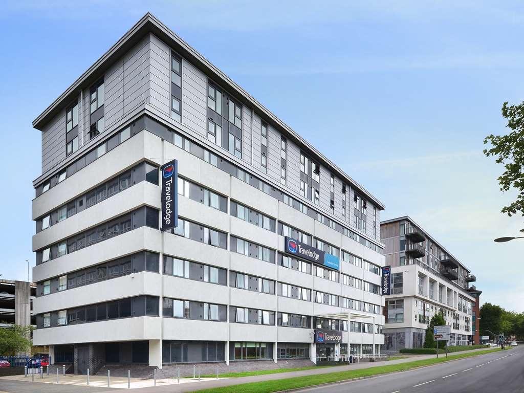 Travelodge Swindon Central Экстерьер фото