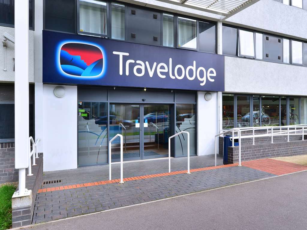 Travelodge Swindon Central Экстерьер фото