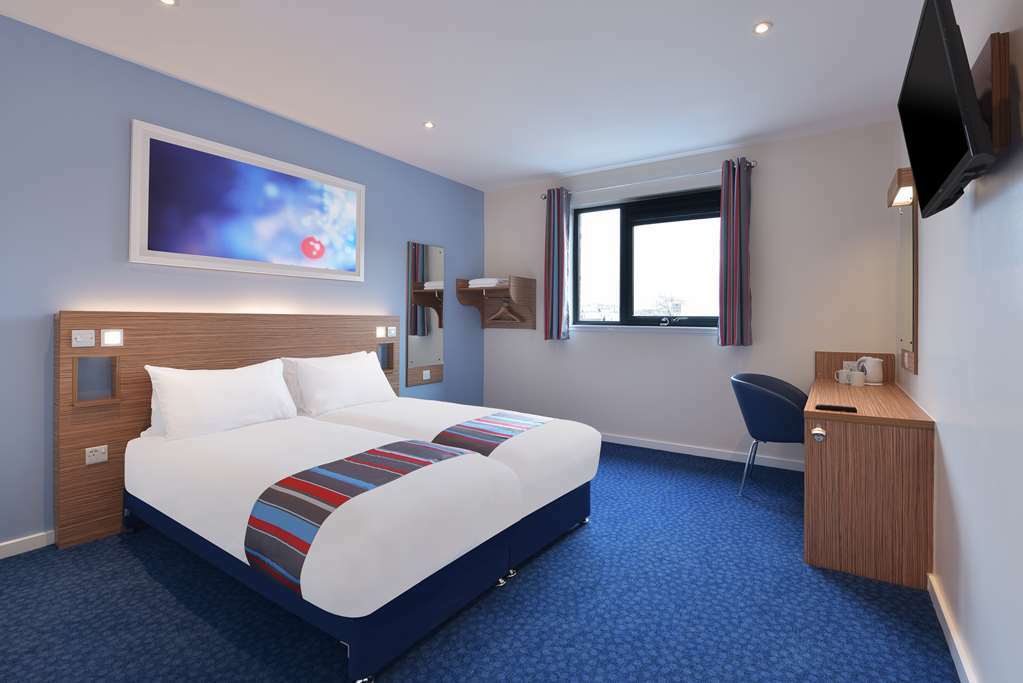 Travelodge Swindon Central Номер фото